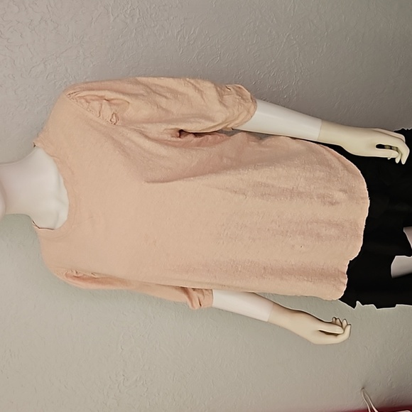 3/$30 FREE PEOPLE Creamy Light Peach Ruched Sleeve Textured Cotton Linen Top - Picture 3 of 10